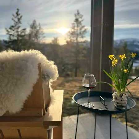 On Hallbjonnsekken With Views Of Spafjell * Dalen