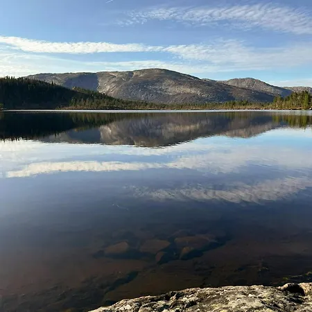 On Hallbjonnsekken With Views Of Spafjell *